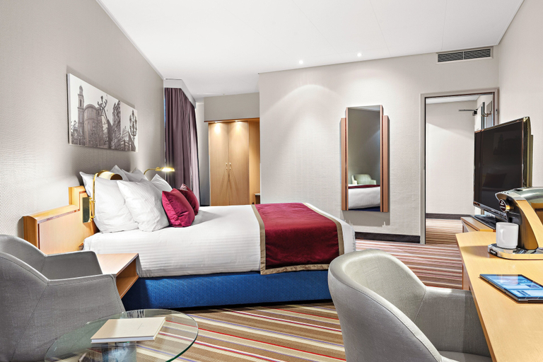 Bedroom 3, Leonardo Royal Hotel Frankfurt, Frankfurt am Main