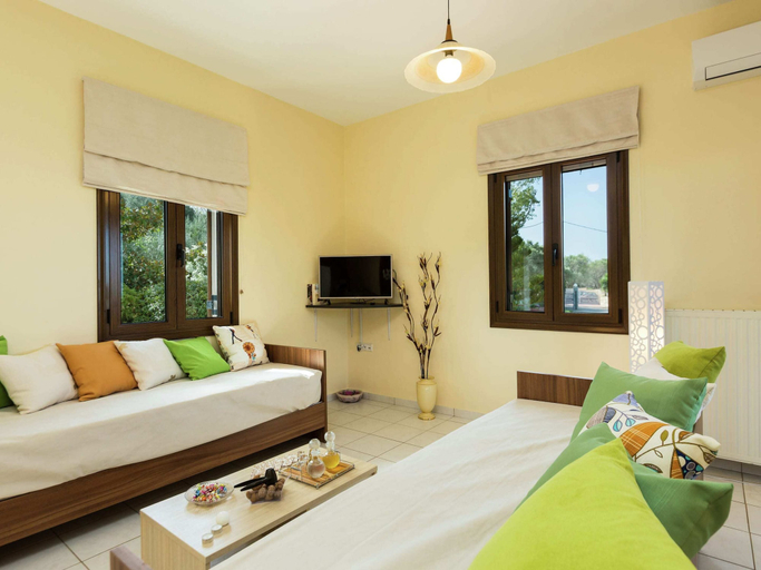Bedroom 4, Spacious Apartment in Prines near Sea, Crete