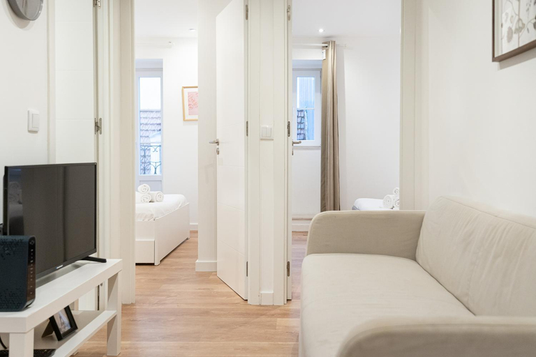 Others 2, Taipas Cozy Apartments, Lisbon