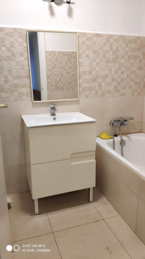 Bathroom 2, Hostal Estudios, Barcelona