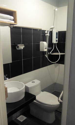 Bathroom 4, Hotel Suria 18, Kinta