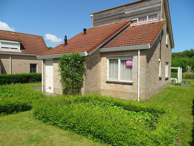 Exterior, Bungalow in Breskens Near Beach and Lighthouse, Sluis