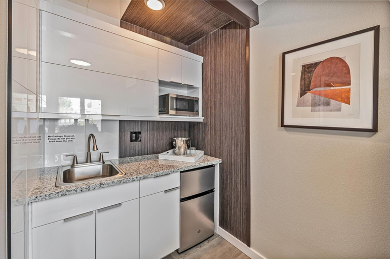 Others 3, Walkable Wonder Midtown Studio near Downtown Gems, Washoe