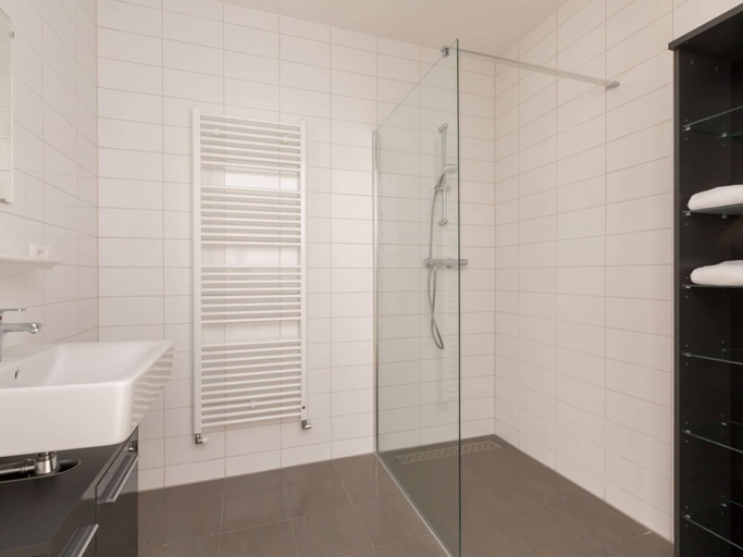 Bathroom 2, Lush Apartment in Zoutelande Near Beach, Veere