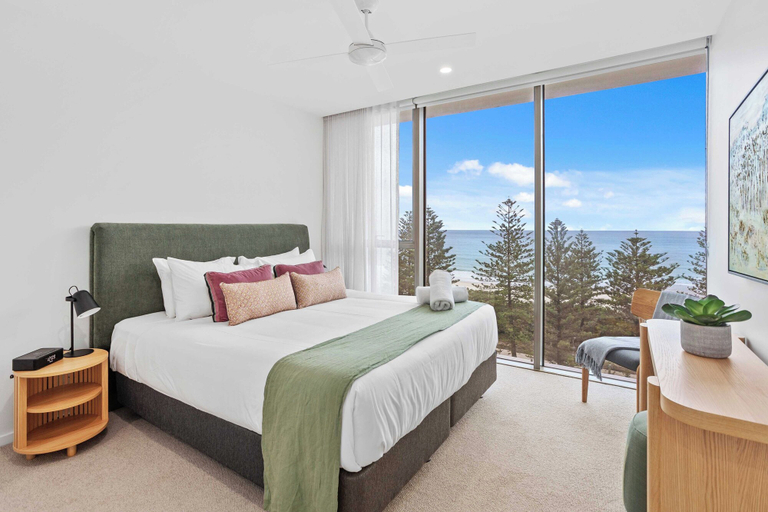 Luxury Ocean View Burleigh Apartment, Gold Coast