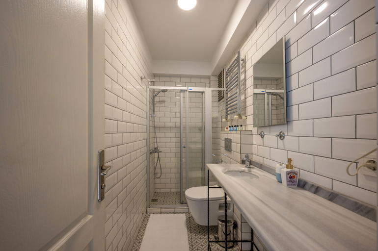 Bathroom 5, Dorne Suite Taksim, Beyoğlu