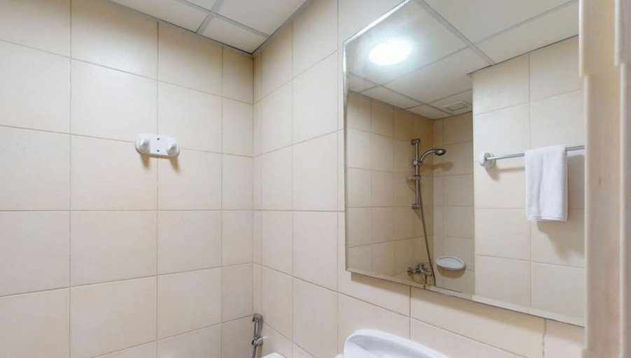 Room 2, DVH Dabas Palm Shores Elegant Four Beds, Dubai