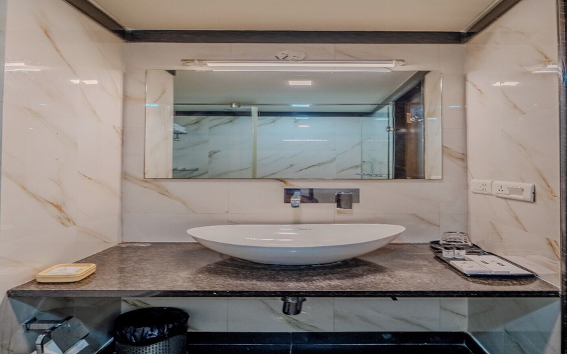 Bathroom 3, Hotel Aditya Park Regent, Jaipur