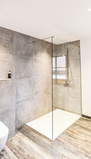 Bathroom 5, Feuriger Tatzlwurm Berghotel & Spa, BW Signature Collection, Rosenheim
