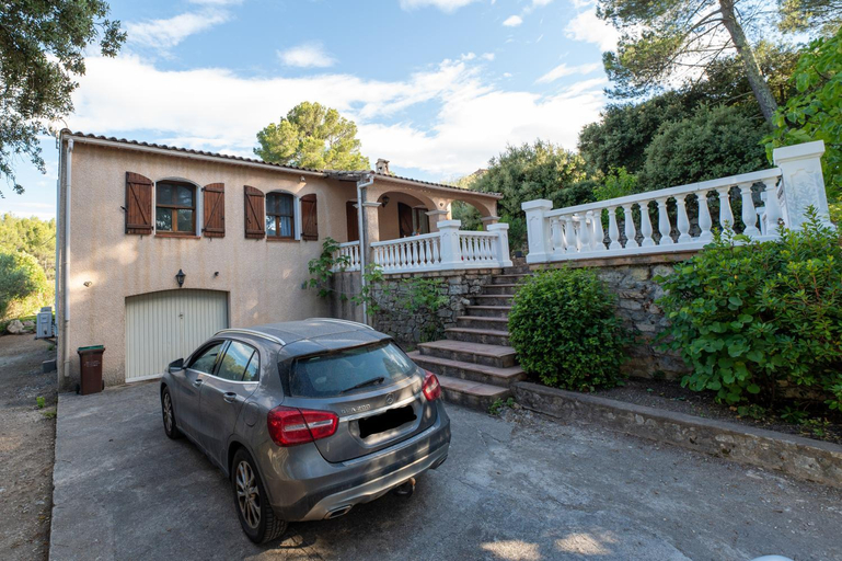 Others 5, Villa provencale Peical, Var