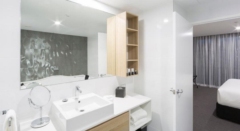 Bathroom 14