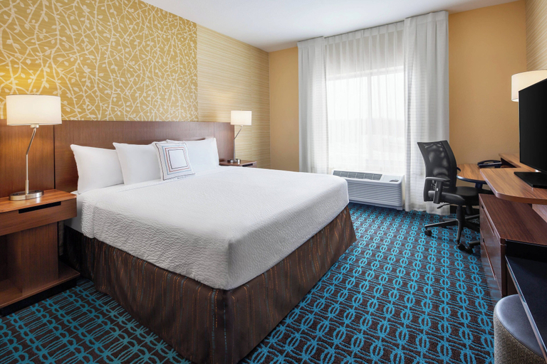 Bedroom 2, Fairfield Inn & Suites by Marriott Poplar Bluff, Butler