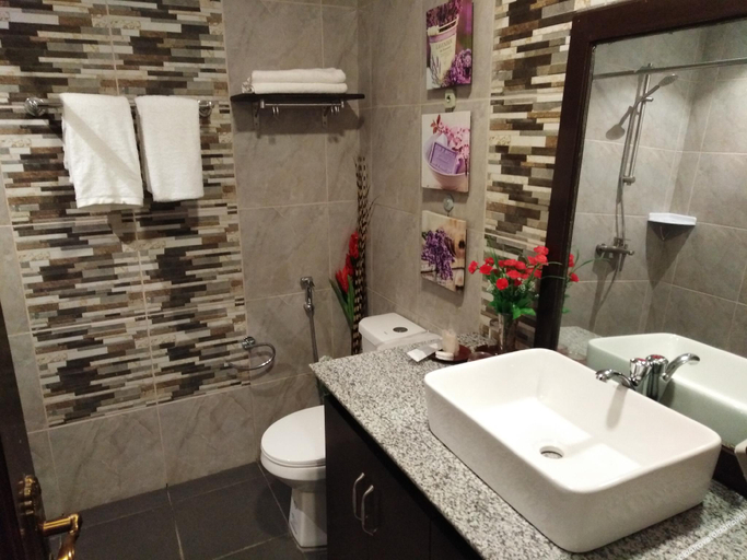 Bathroom 4, Venezia Suites Hotel Iloilo, Iloilo City