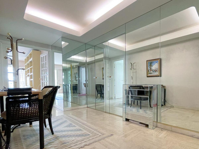 Others 2, 2 bedroom apartment with parking 3 mins from La Croisette beach, Alpes-Maritimes