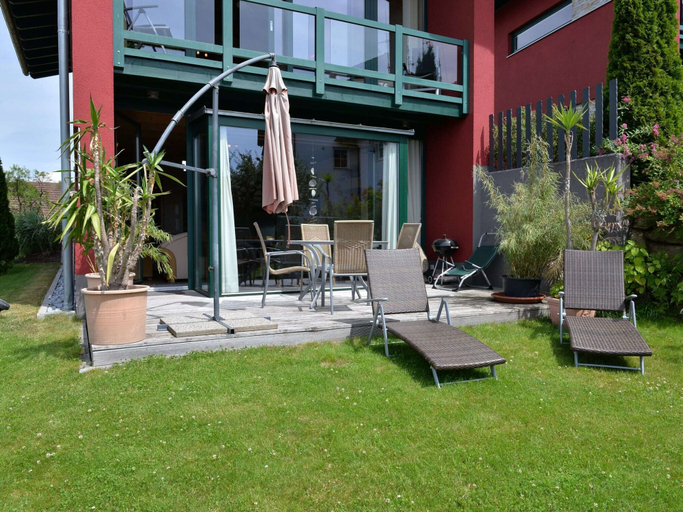 Garden 4, Tranquil Holiday Home in Blossersberg With Terrace, Regen