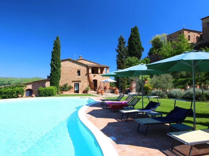Exterior 5, Attractive Farmhouse in Montalcino With Terrace, Siena