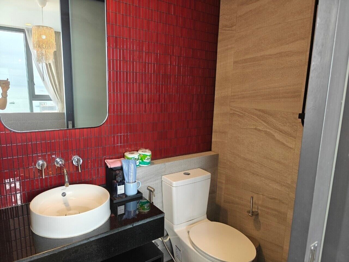 Bathroom 7