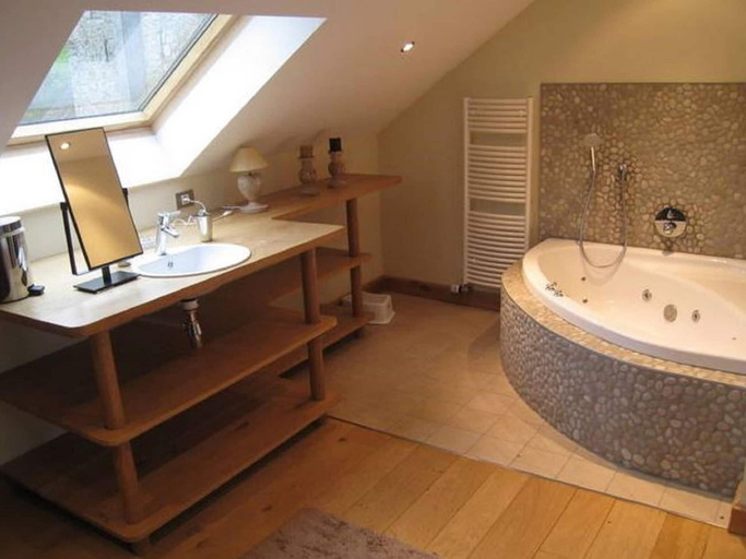 Bathroom 4, Spacious Place in Hamoir, Liège