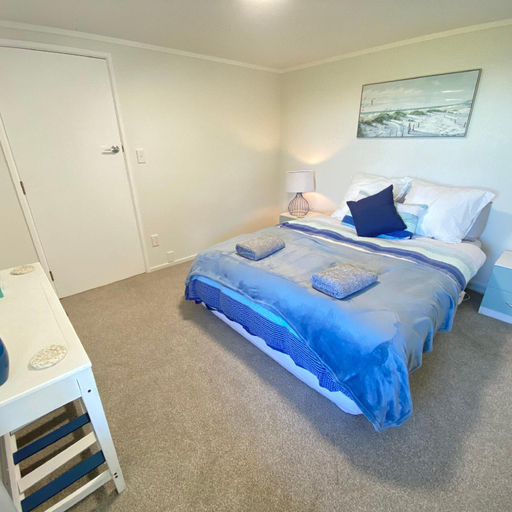 Others 2, Parapara s Seaview Retreat, Tasman