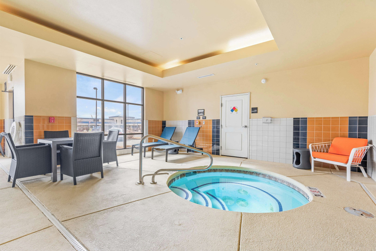 Sport & Beauty 3, Hampton Inn Denver Northeast-Brighton, Adams