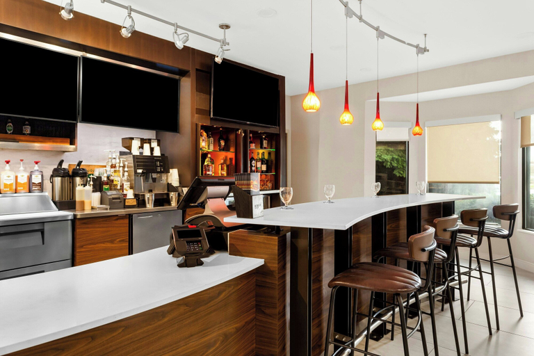 Food & Drinks 4, Courtyard by Marriott Chicago Southeast/Hammond, Lake