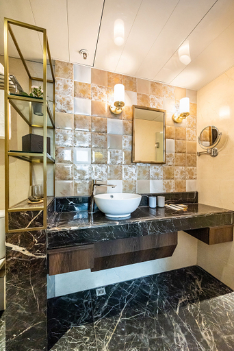 Bathroom 4, Lander Grand Hotel, Hong Kong Island