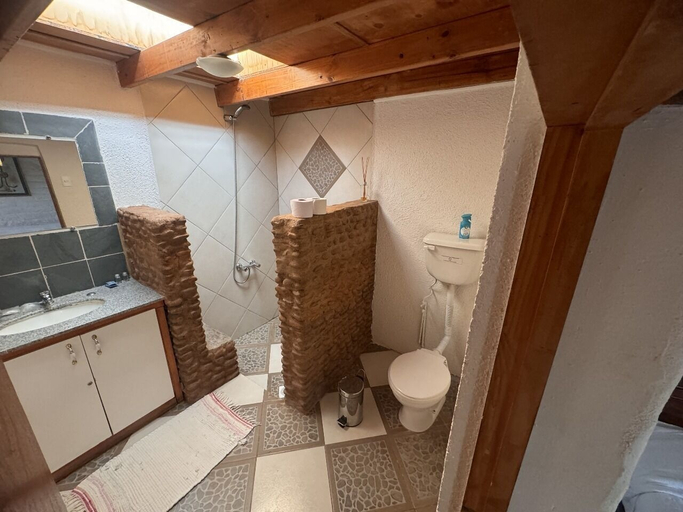 Bathroom 4, Atacama Lodge Rukazen, El Loa