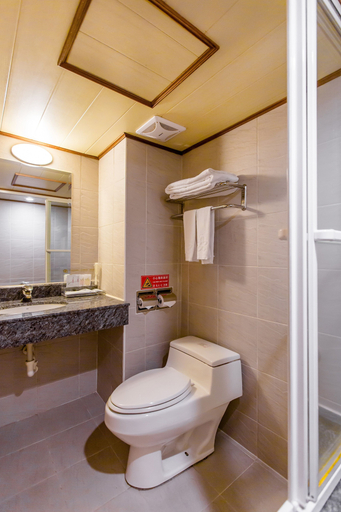 Bathroom 4