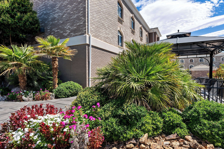 Exterior & Views 2, Best Western Plus Abbey Inn, Washington