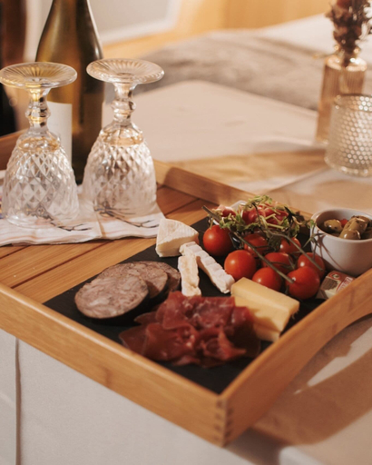 Food & Drinks