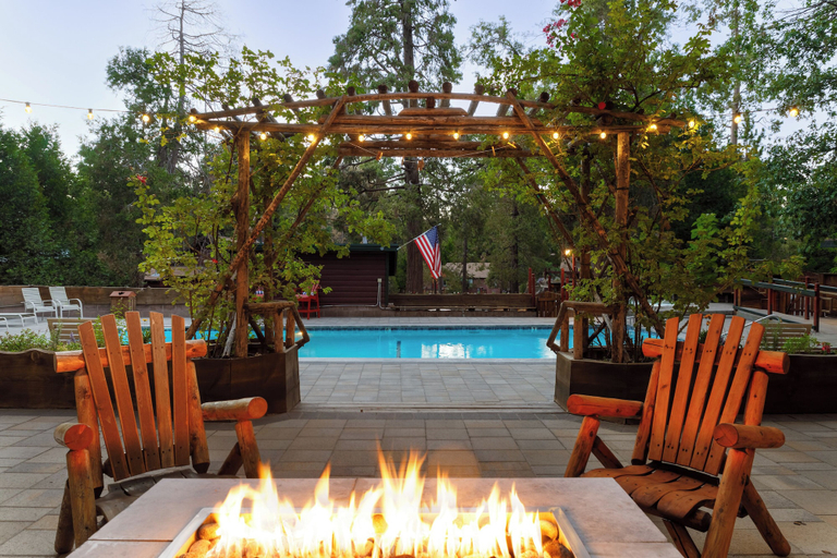 Sport & Beauty 1, Arrowhead Pine Rose Cabins, San Bernardino