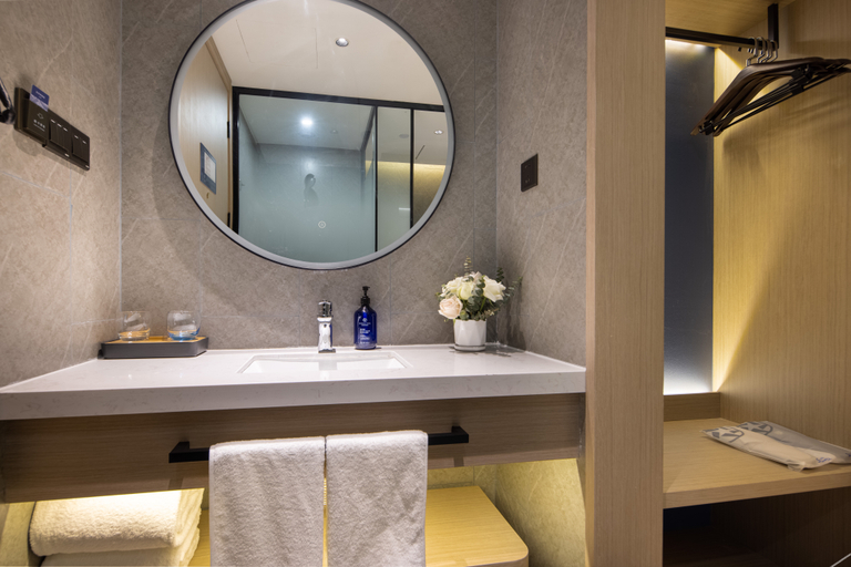 Bathroom 3, Starway Hotel Yangzhou Wenchang Pavilion Dongguan Street, Yangzhou