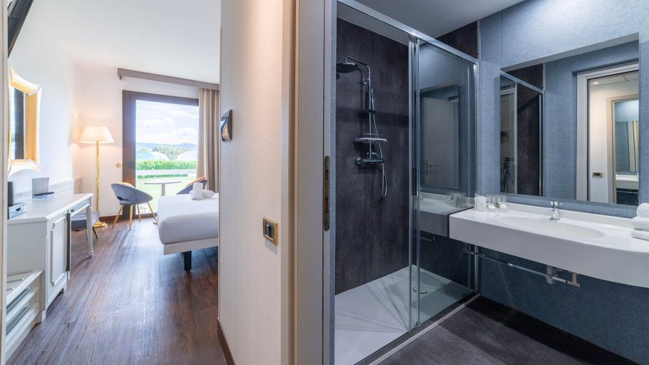 Bathroom 5