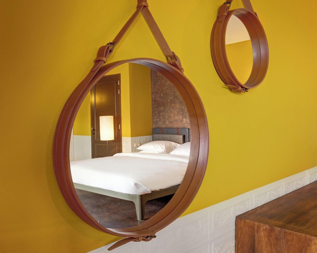 Bedroom 2, Hotel V Nesplein, Amsterdam