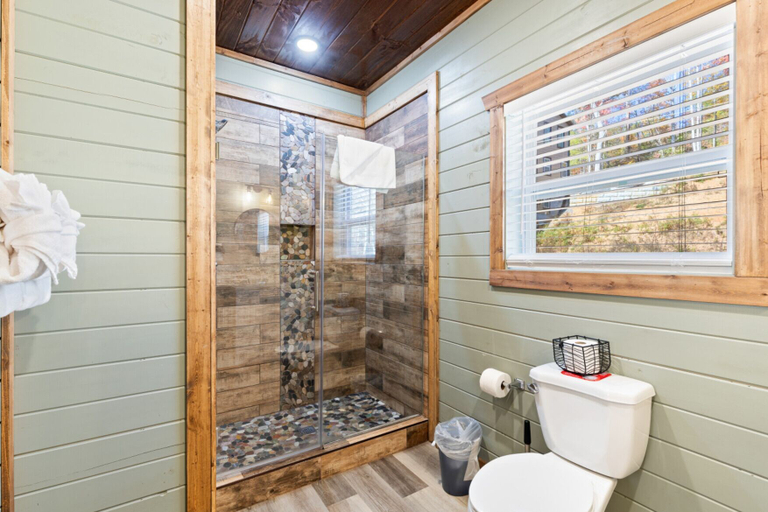 Bathroom 3, Luxe Mountain Pool Escape by Ghosal Luxury Lodging, Sevier
