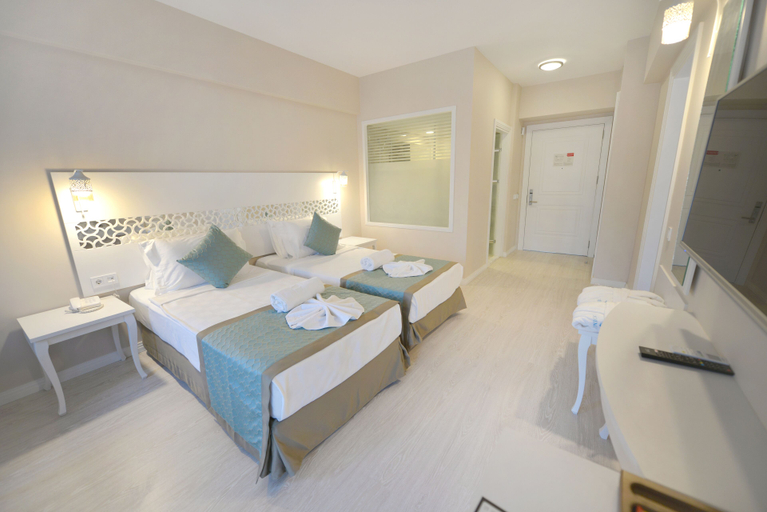 Bedroom 3, Adempira Termal & Spa Hotel, Akköy