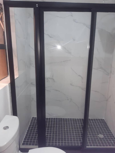 Bathroom 3, Mongi Guest House, Harare