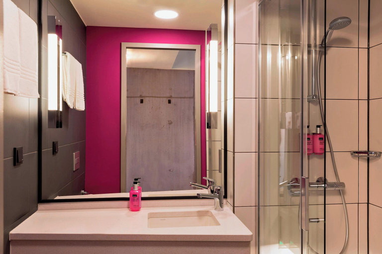 Bathroom 5, MOXY Stuttgart Airport/Messe, Esslingen