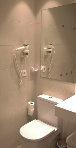 Bathroom 4, Pensión Txingurri, Guipúzcoa