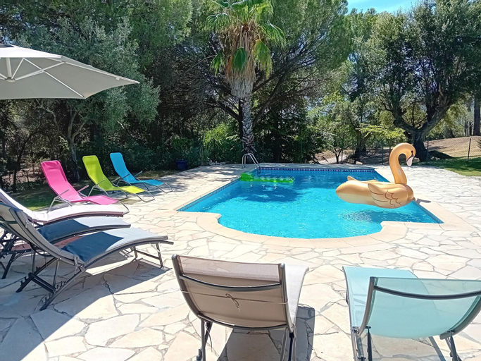 Pool 3, Beautiful Holiday Home With Garden, Var