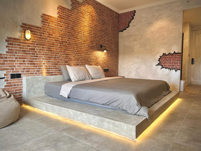 Bedroom 12