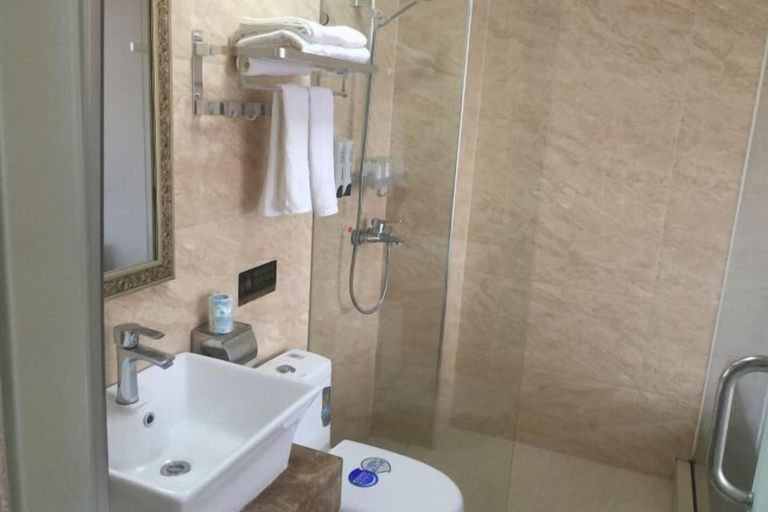 Bathroom 4, Youjia Inn, Guilin