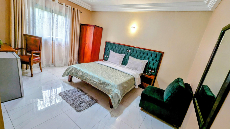 Bedroom 2, Alicia Hotel, Wouri