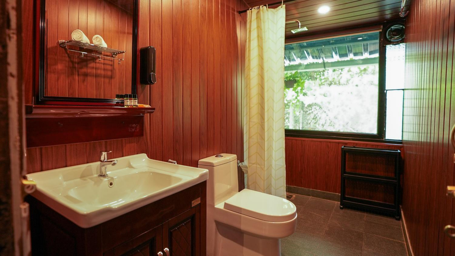 Bathroom, Sortby Stays , Grand Peddem, North Goa