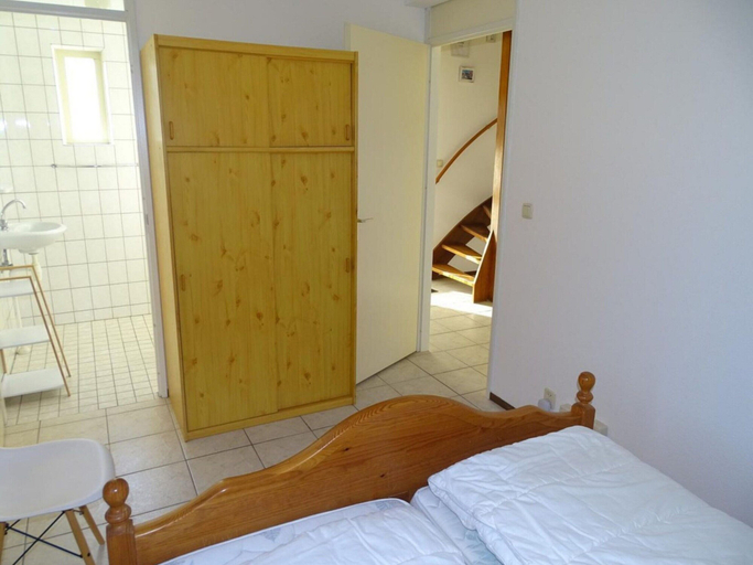 Room 5, Bungalow in Breskens Near Beach and Lighthouse, Sluis