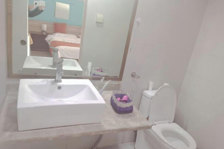 Bathroom 3, Langfei Business Hotel, Chongqing