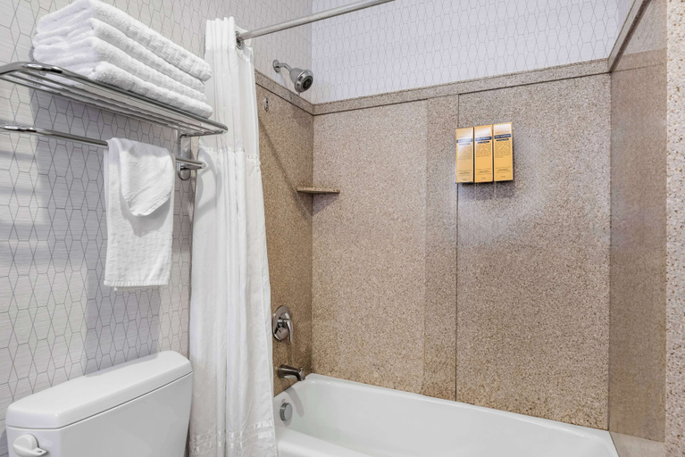 Bathroom 4, Best Western Plus Abbey Inn, Washington