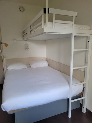 Bedroom 5, Tip Hotel Cambrai, Nord