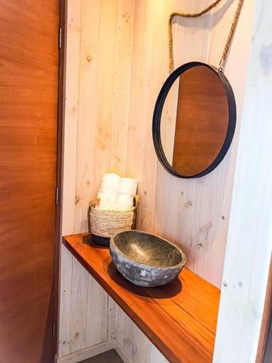 Bathroom, Outscape Fuy, Valdivia