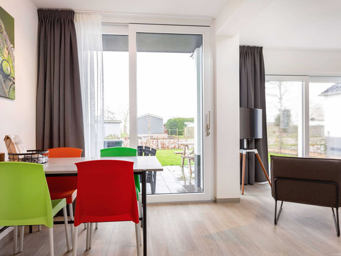Living room 4, Apartment Located Directly on the Sneekermeer, Sneek